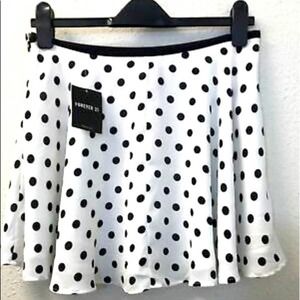 NWT F21 white & black polka dot skirt-M